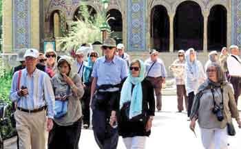 گردشگران خارجی در کاخ گلستان تهران